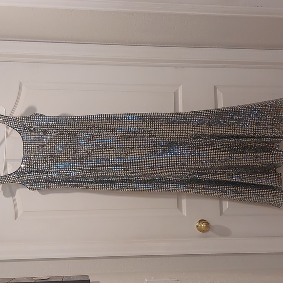 Nouveau Vintage Evening Collection Silver Sequin Disco Gown - Picture 15 of 16